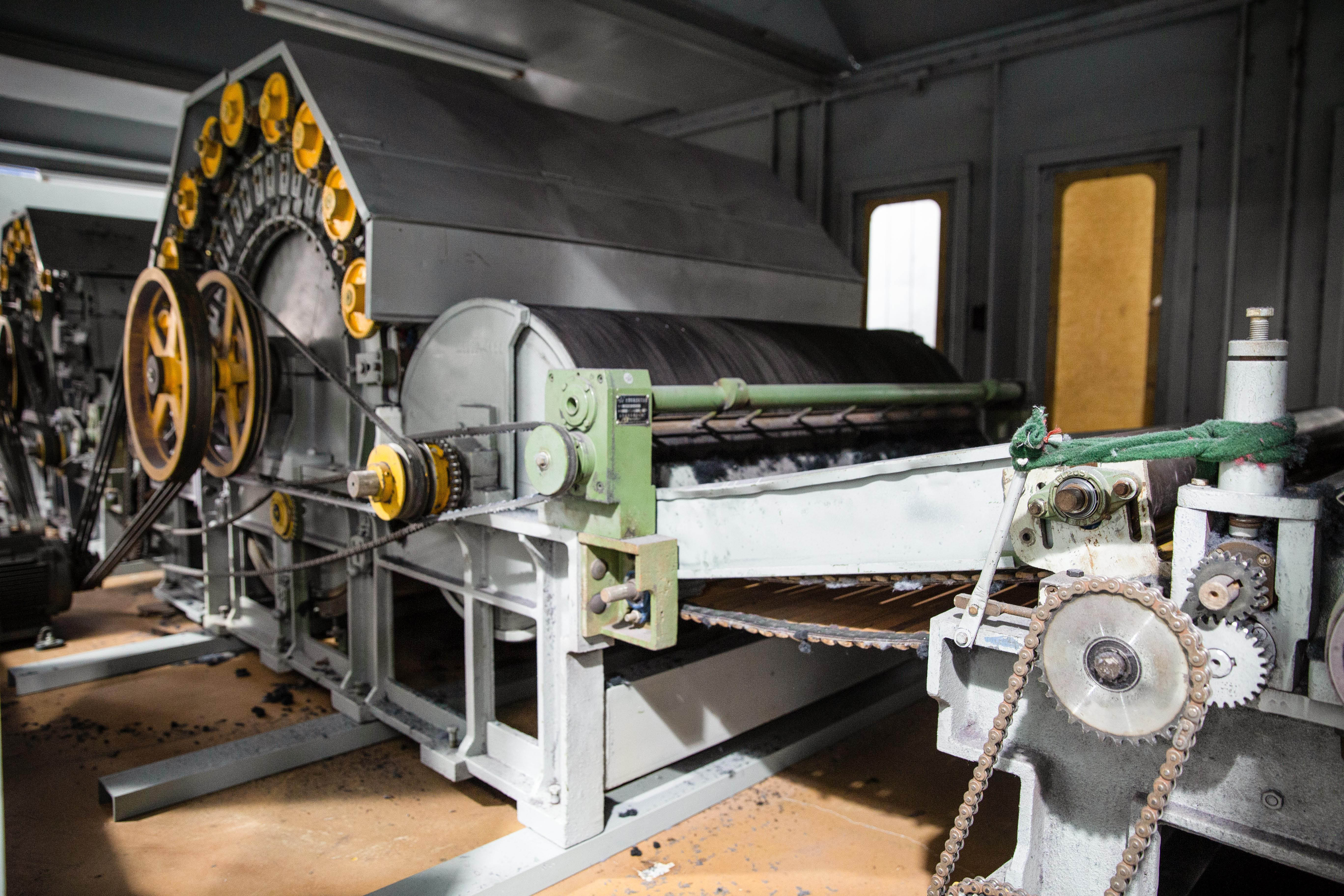 Mechanical recycling machine